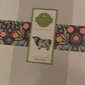 Scentsy Floral Patterned Box with Pastel Accents